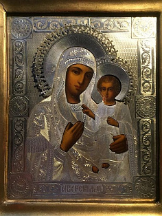 Иверская Икона Божией Матери в серебряном окладе, киот. фото